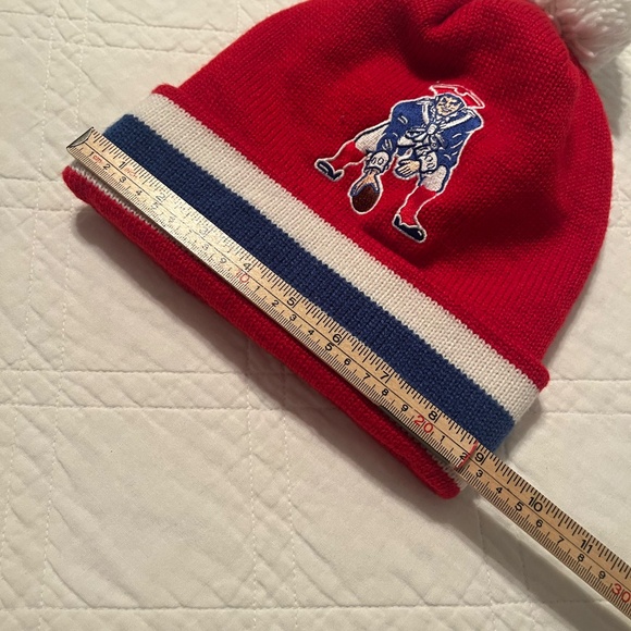 Bundle Mitchell & Ness New England Patriots Knit Pom Pom Hat & Licensed Purse - Picture 7 of 11